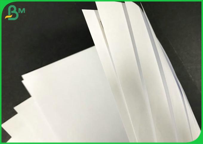 Langkörniges weißes einfaches Papier 60g 70g 80g Rolls Woodfree für Offsetdruck