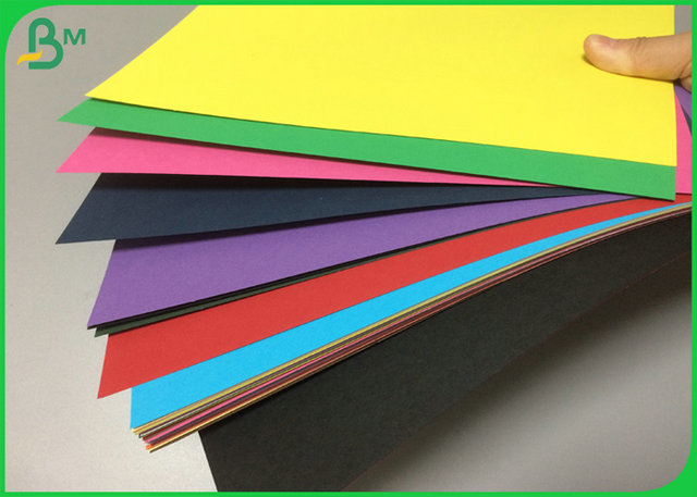 FSC erkannte farbigen Bristol Paper 220gsm 230gsm mit 787mm 889mm Größe an