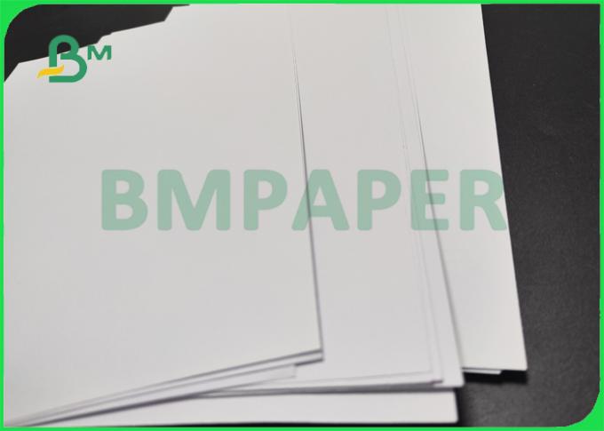 Unbeschichtetes Weißbuch 90GSM 140GSM für Broschüre 635 x 965mm glatte Oberfläche