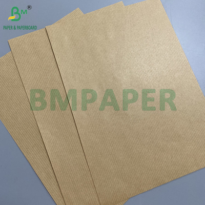 80gm Braun gestreiftes Kraftpapier Geschenkverpackung Einseitiger Glanz Ausgezeichnete Festigkeit