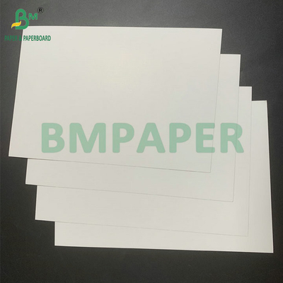 200 g 215 g GC1 Großflächig weißes, mit Ton beschichtetes, recyceltes Papier für die Herstellung von Lebensmittelkartons