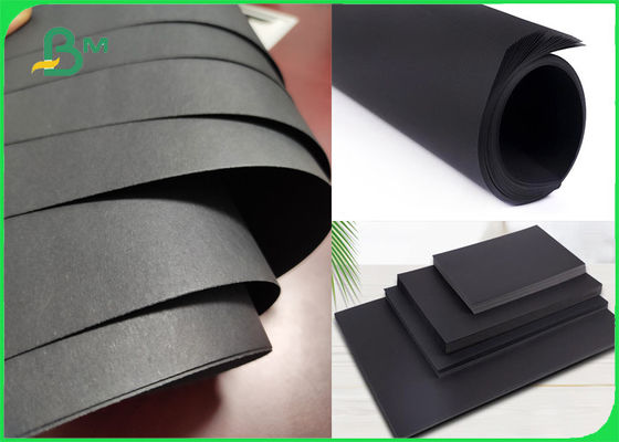 Größen-kundenspezifisches festes schwarzes Kraftpapier 150gsm für das Verpacken und die Verpackung