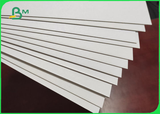 22&quot; X 28&quot; aufbereitetes weißes/weißes doppelseitiges unbeschichtetes Pappblatt