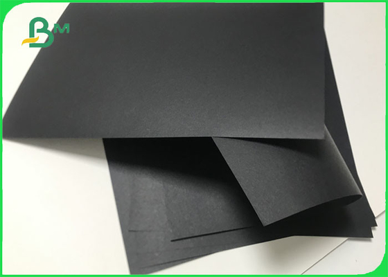 Recycelter Zellstoff im B1-Format, 150 g, 200 g, schwarze Kraftkartonpapierblätter für Hangtags