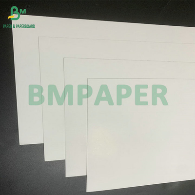 200 g 215 g GC1 Großflächig weißes, mit Ton beschichtetes, recyceltes Papier für die Herstellung von Lebensmittelkartons