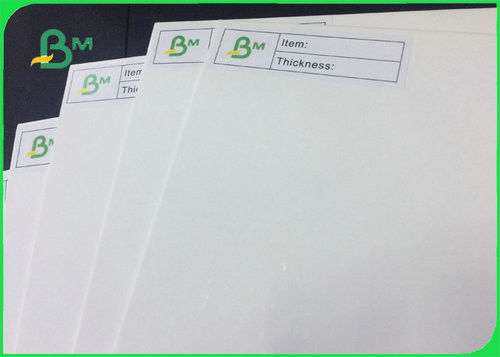 Eine Seitenpapppapier-Rolle/weißer Lehm beschichteten weiße Karten-Karton C1S im Blatt