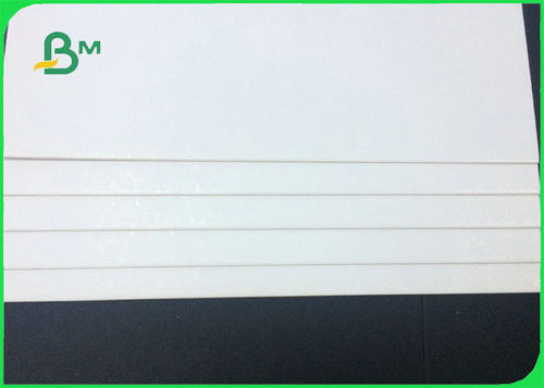 Eine Seitenpapppapier-Rolle/weißer Lehm beschichteten weiße Karten-Karton C1S im Blatt