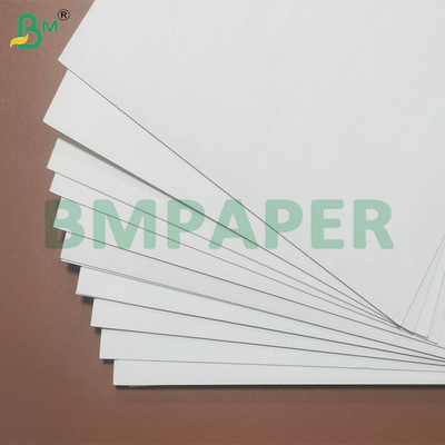 0.4-0.7 mm Dicke Feuchtigkeitsabsorbierende Papierblätter mit flacher Oberfläche