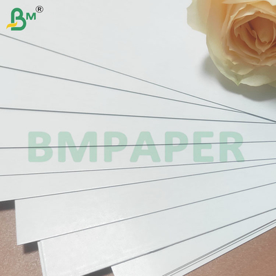 300 gsm Spielkartenpapier Doppelseitig Weiß Schwarzer Kern 450*320mm