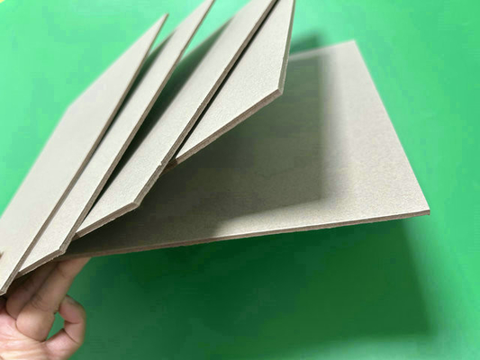 72 x 102 cm 2 mm 2,5 mm Glatte Oberfläche Graues Scheinplatten für die Herstellung von Karton