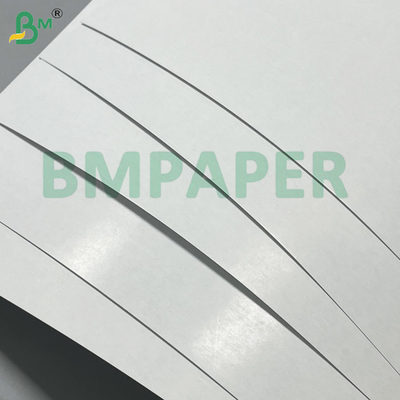 310gm 330gm Schwarzer Kern beschichtet Pokerpapier hohe Opacität Anti-Cheating Cardstock für professionelle Spielkarten