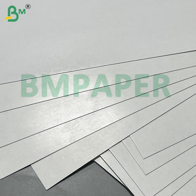 310gm 330gm Schwarzer Kern beschichtet Pokerpapier hohe Opacität Anti-Cheating Cardstock für professionelle Spielkarten