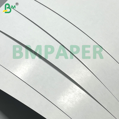 300 Gsm Hochsteifigkeit Spielkartenpapier Doppelseitige weiß beschichtete schwarze Kern 635*940mm Für Stratch-Karte