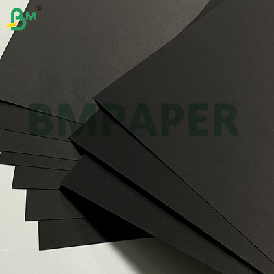 245 gm 250 gm Glatte Oberfläche Hohe Steifigkeit Faltebeständigkeit Schwarzes Karton für Geschenkverpackungen Fotorahmen Matten
