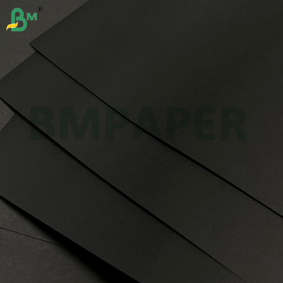 80gm glatte, matte, gut faltbare schwarze Kraftpapier für Geschenkverpackungen