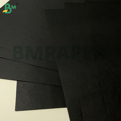 80gm glatte, matte, gut faltbare schwarze Kraftpapier für Geschenkverpackungen