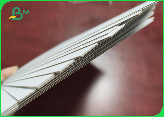 22&quot; X 28&quot; aufbereitetes weißes/weißes doppelseitiges unbeschichtetes Pappblatt