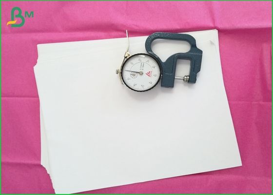 92%-94% Druckpapier Whitness Woodfree, weißer Normalpapier-Offsetdruck
