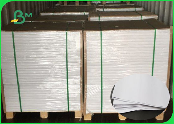 Gute Tinten-Absorption FSC bestätigte das Offsetpapierformat, das für verschiedene Bücher besonders angefertigt wurde