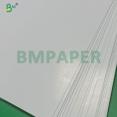 330 g/m² schwarzes Kern-Glanz-Spielkartenpapier, beidseitig beschichtet, für professionelle Pokerturniere