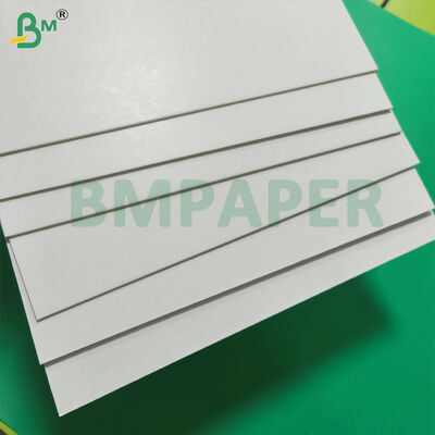Schweres durchgehend weißes Kartonpapier, steif, bedruckbar, breit, dick