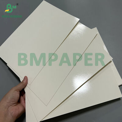 315 g/m² 320 g/m² PET-beschichtete lebensmittelechte Pappe für Lebensmittelbehälter 102 x 72 cm